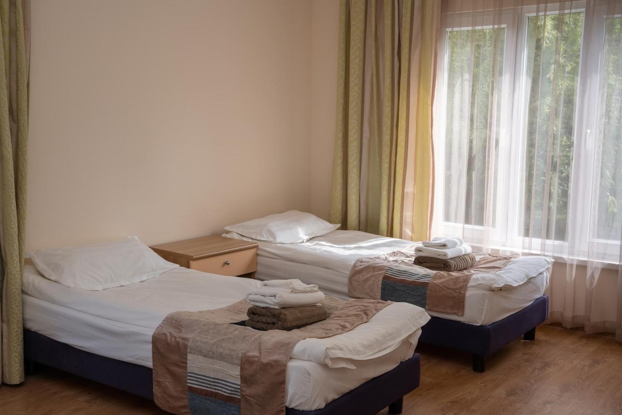 Talisman Village Hotel Бостери Экстерьер фото